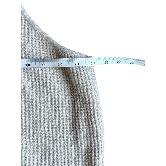 Old Navy Women's Cream Crop Tank Top - Picture 6 of 6